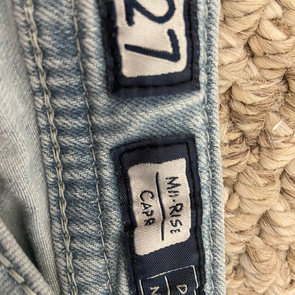 Authentic Mid-Rise Miss Me Jean Capri Beautiful pink, teal and sparkles! - Picture 2 of 4